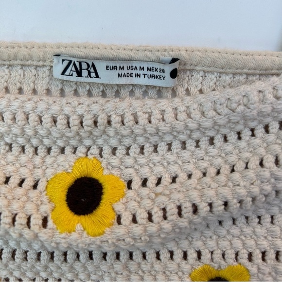 ZARA Crocheted Embroidered  Top Bloggers Favourite flower daisy size M - Picture 5 of 10